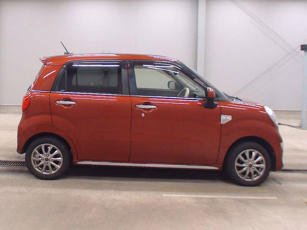DAIHATSU CAST
