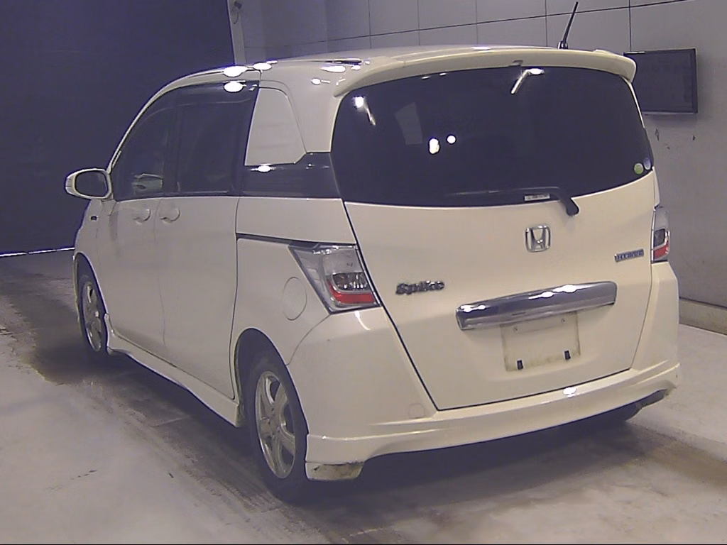 HONDA FREED SPIKE