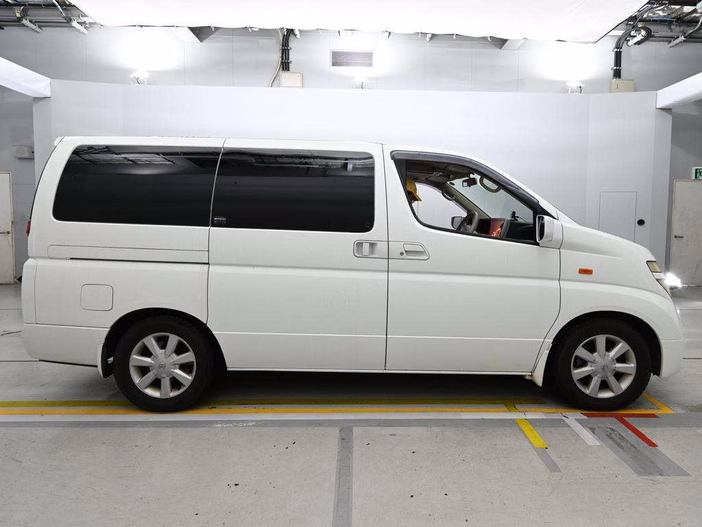 NISSAN ELGRAND