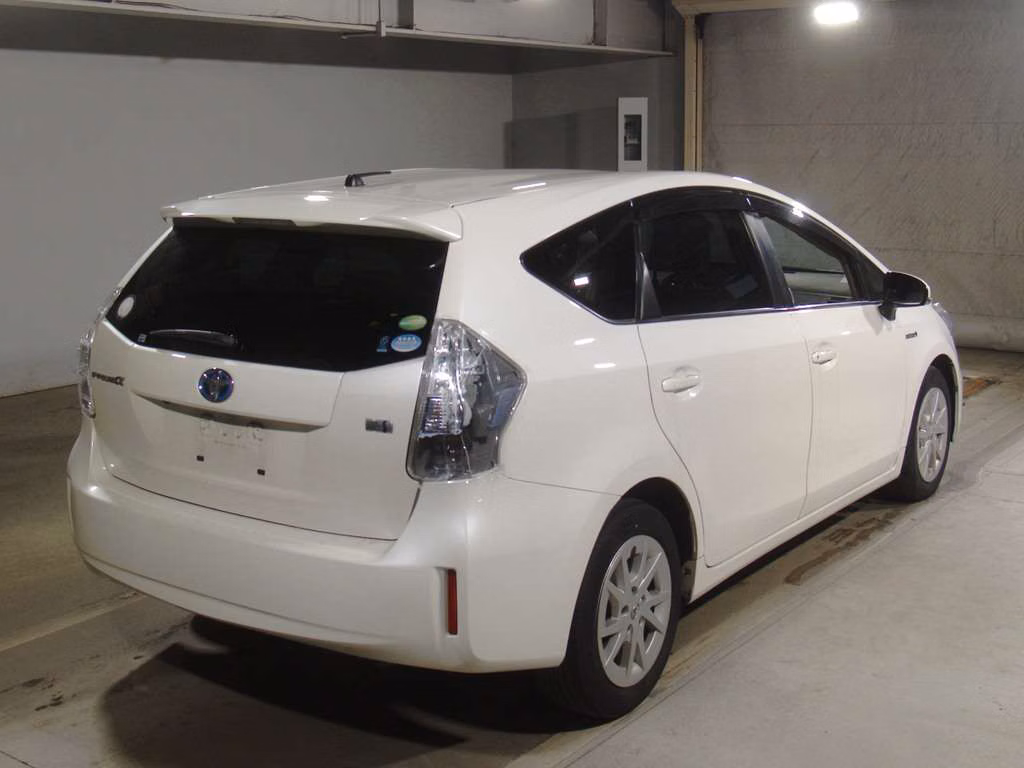 TOYOTA PRIUS ALPHA