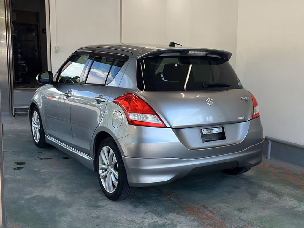 SUZUKI SWIFT