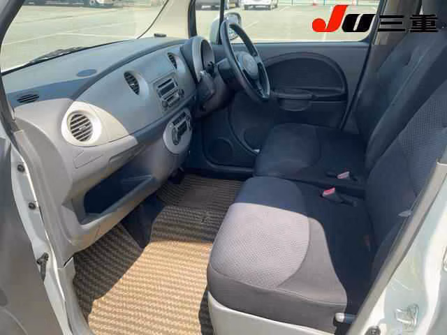 DAIHATSU MOVE LATTE