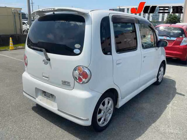 DAIHATSU MOVE LATTE