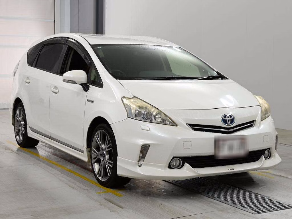 TOYOTA PRIUS ALPHA