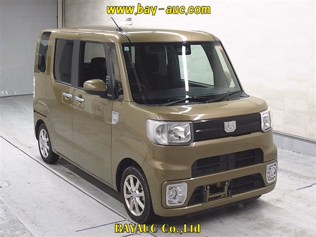 DAIHATSU WAKE