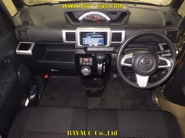 DAIHATSU WAKE