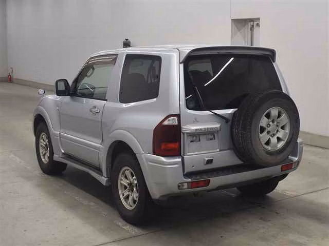 MITSUBISHI PAJERO