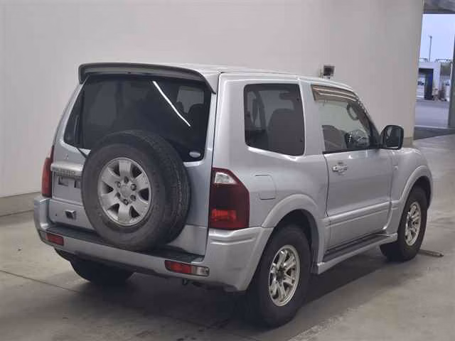 MITSUBISHI PAJERO