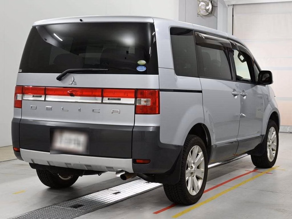 MITSUBISHI DELICA D:5