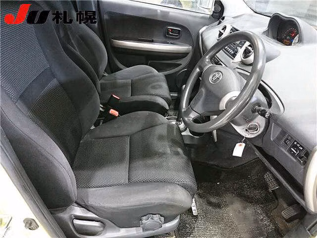TOYOTA IST