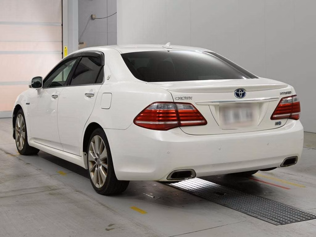 TOYOTA CROWN