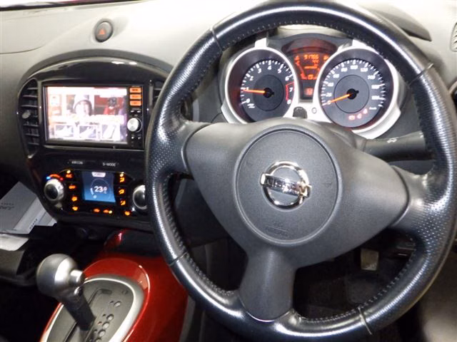 NISSAN JUKE