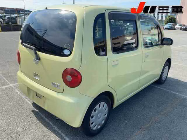 DAIHATSU MOVE LATTE