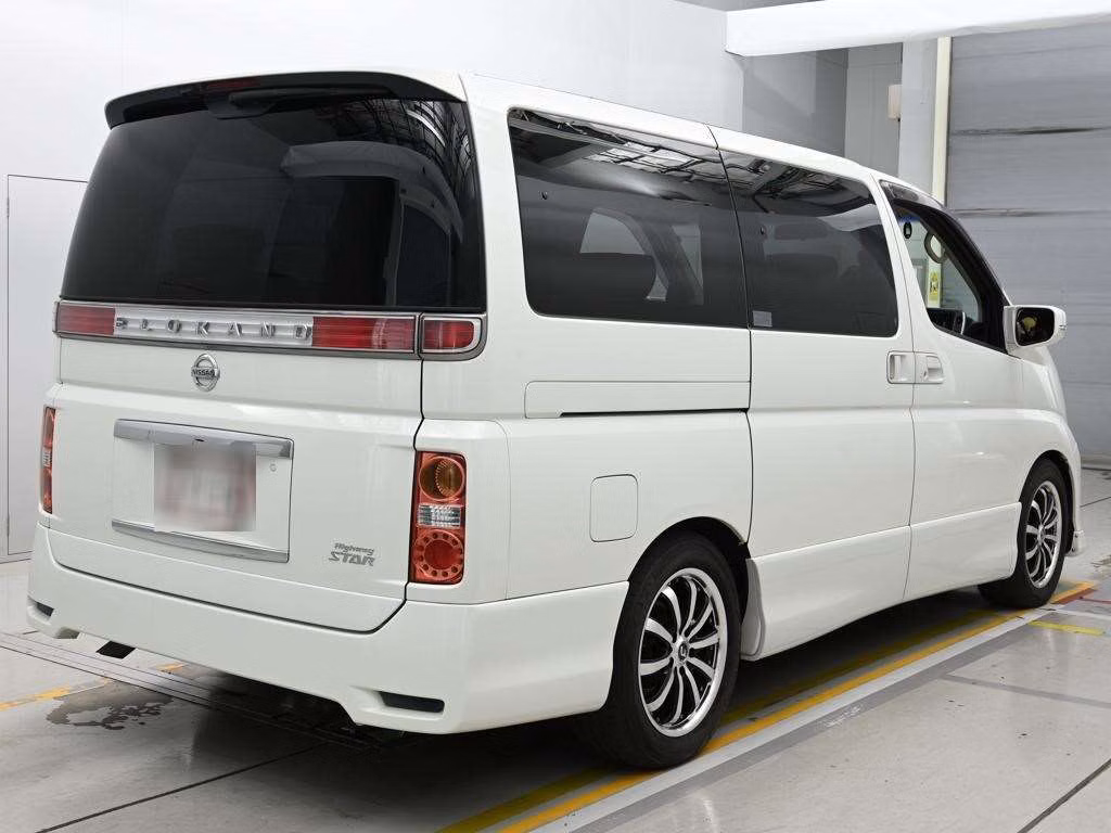 NISSAN ELGRAND