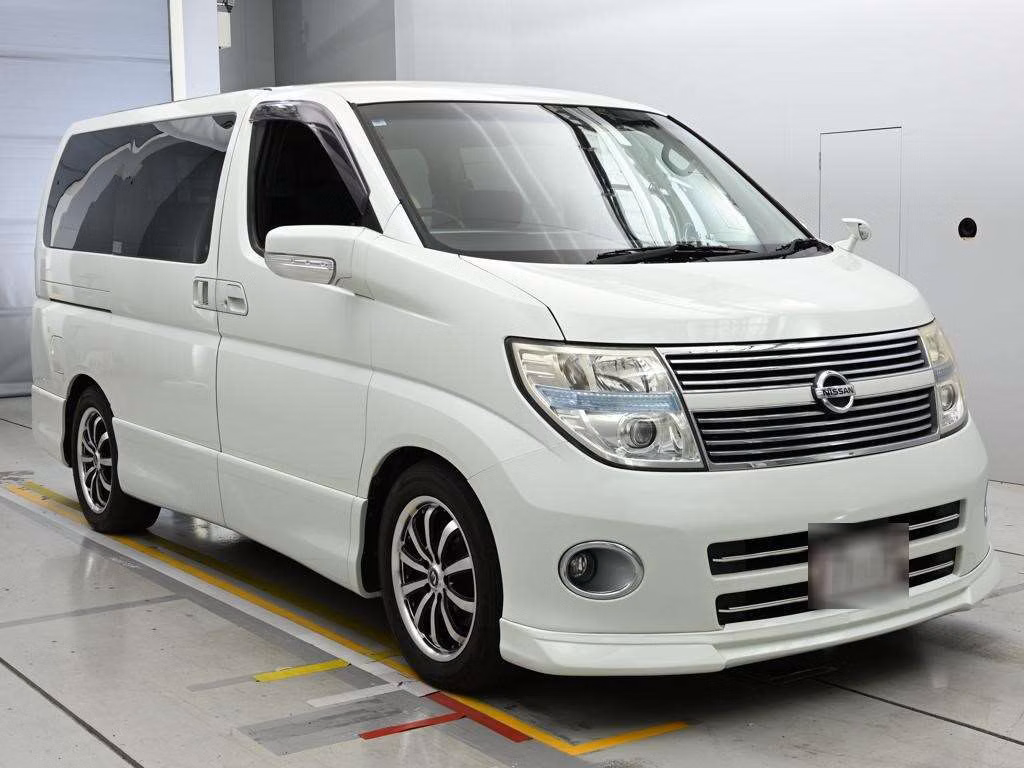 NISSAN ELGRAND