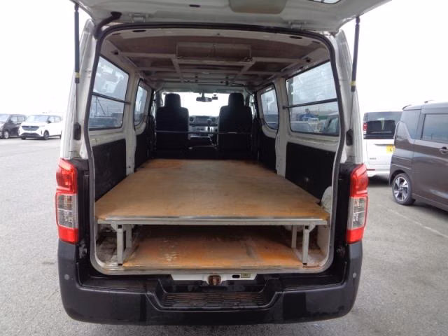 NISSAN NV350 CARAVAN