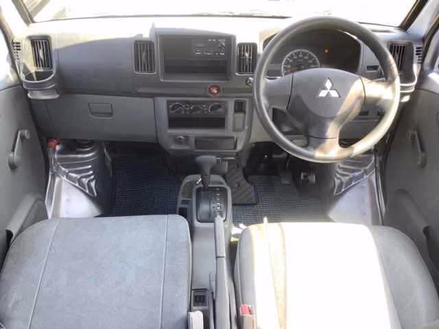 MITSUBISHI MINICAB