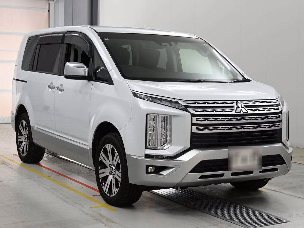 MITSUBISHI DELICA D:5