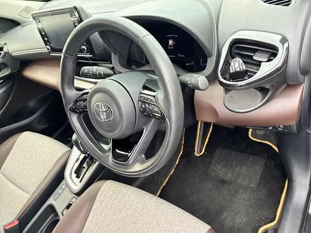 TOYOTA YARIS CROSS