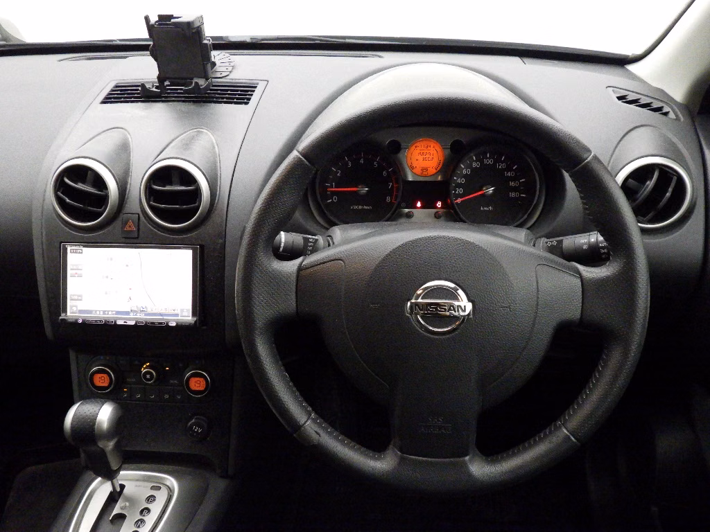 NISSAN DUALIS