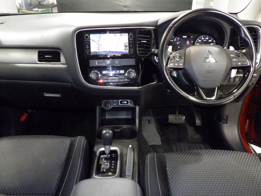 MITSUBISHI OUTLANDER