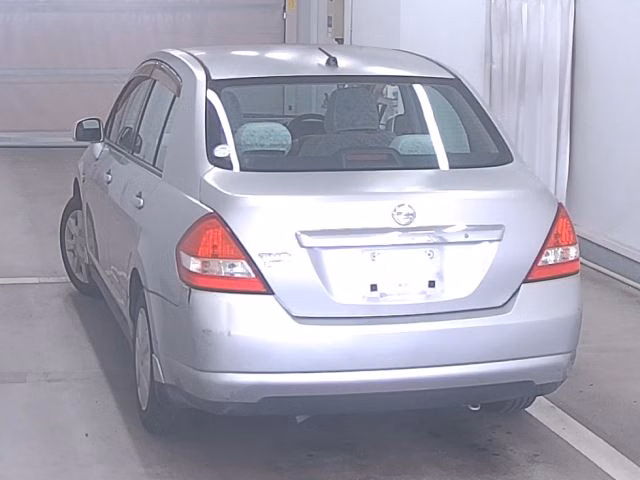 NISSAN TIIDA LATIO