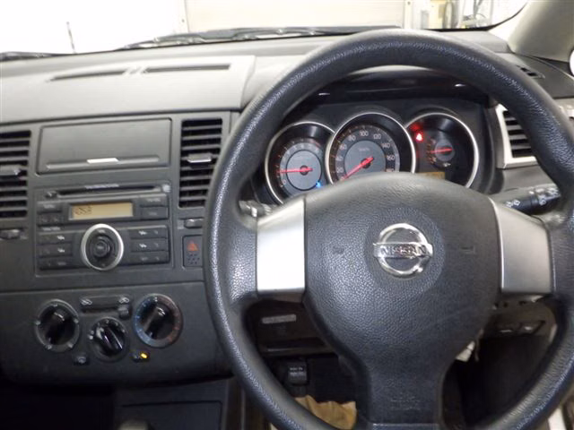 NISSAN TIIDA LATIO