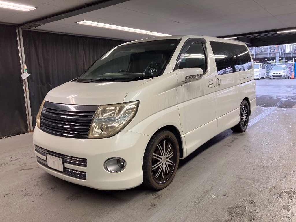 NISSAN ELGRAND