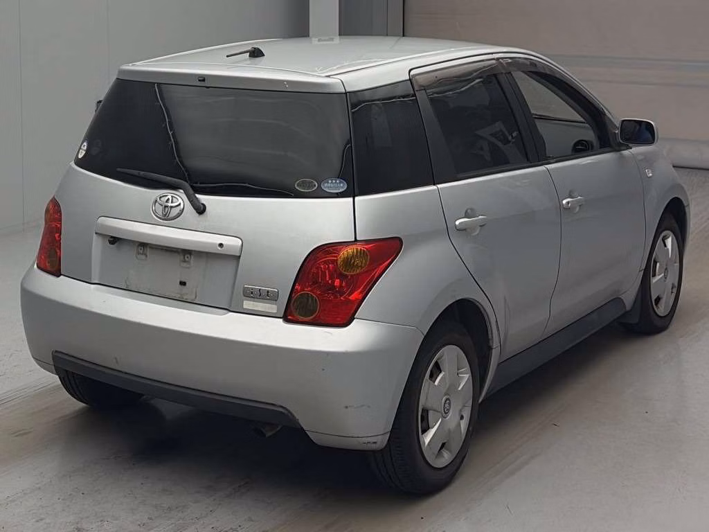 TOYOTA IST