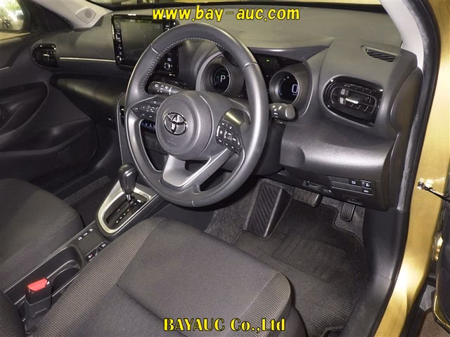 TOYOTA YARIS CROSS