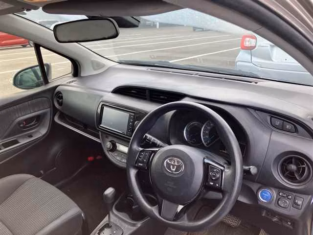 TOYOTA VITZ
