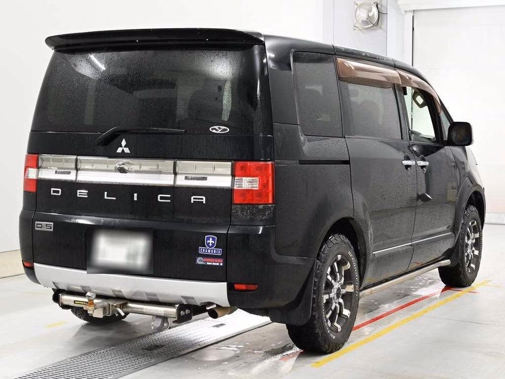 MITSUBISHI DELICA D:5