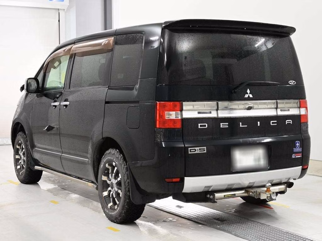MITSUBISHI DELICA D:5