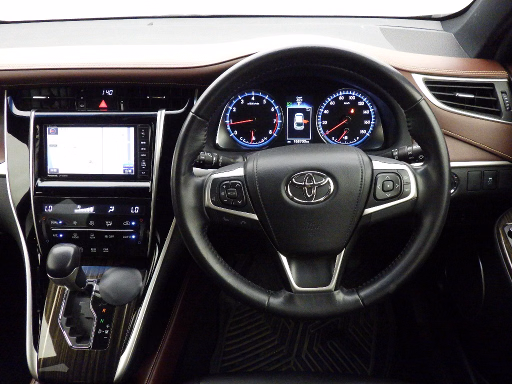 TOYOTA HARRIER