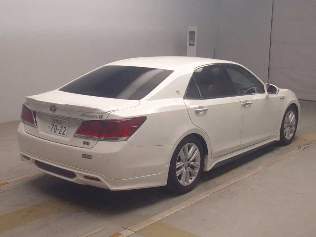 TOYOTA CROWN