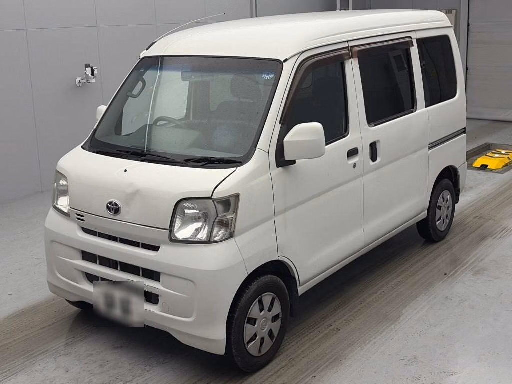 TOYOTA PIXIS VAN