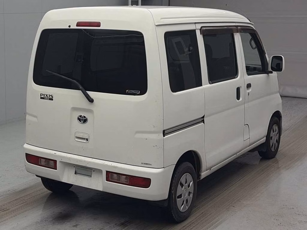 TOYOTA PIXIS VAN