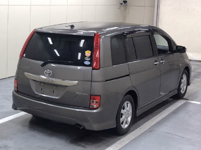 TOYOTA ISIS