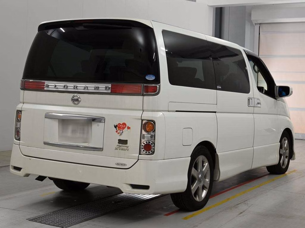 NISSAN ELGRAND