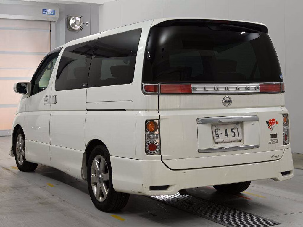 NISSAN ELGRAND