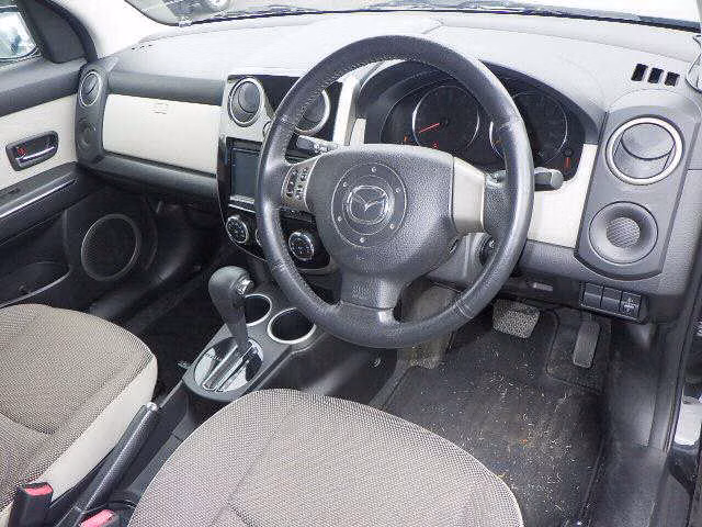 MAZDA VERISA