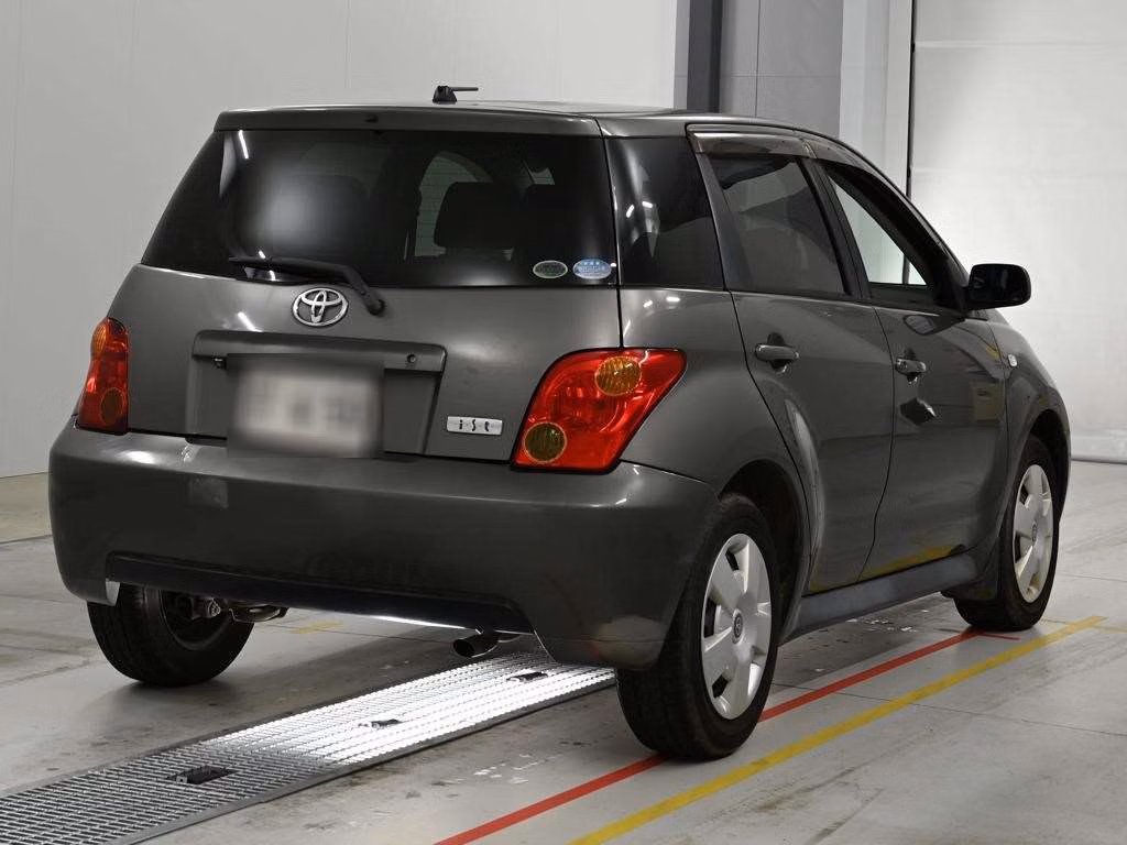 TOYOTA IST