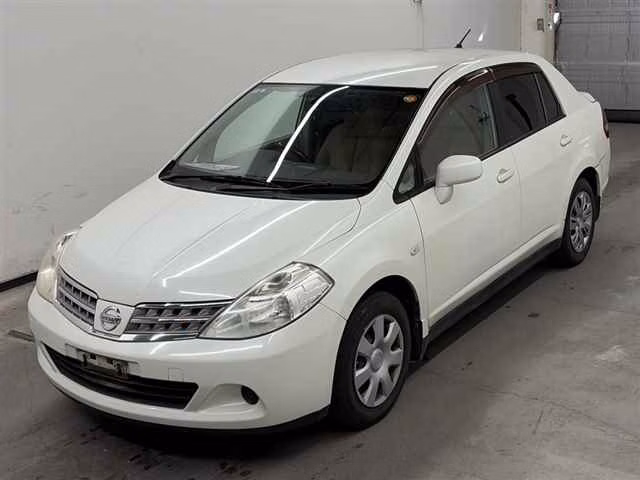NISSAN TIIDA LATIO