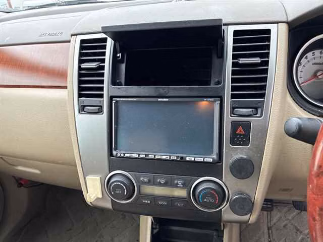 NISSAN TIIDA LATIO