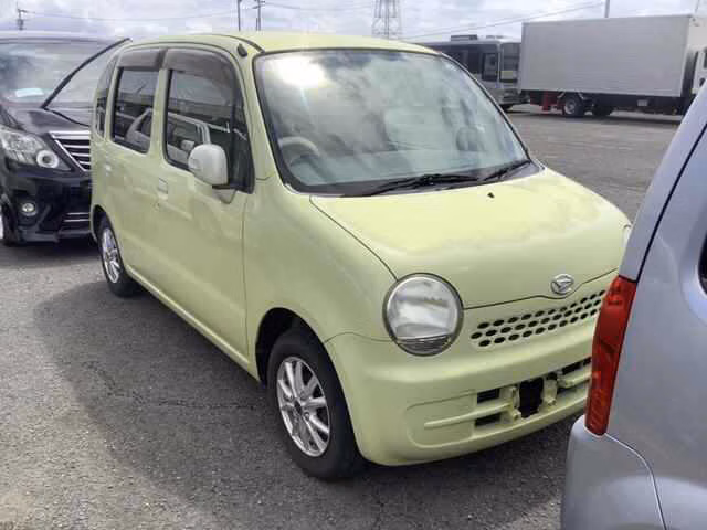 DAIHATSU MOVE LATTE