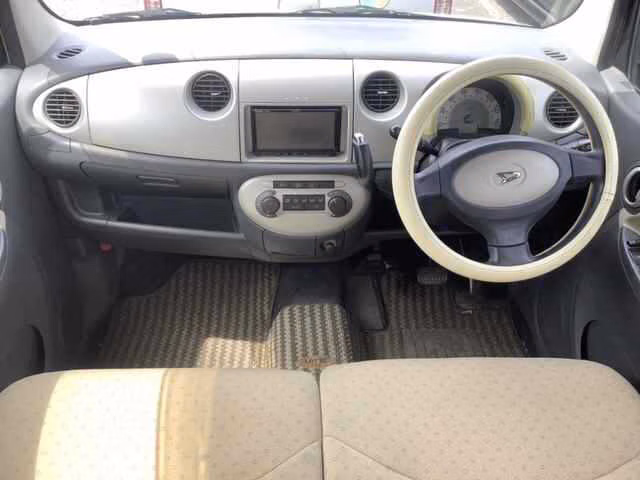 DAIHATSU MOVE LATTE