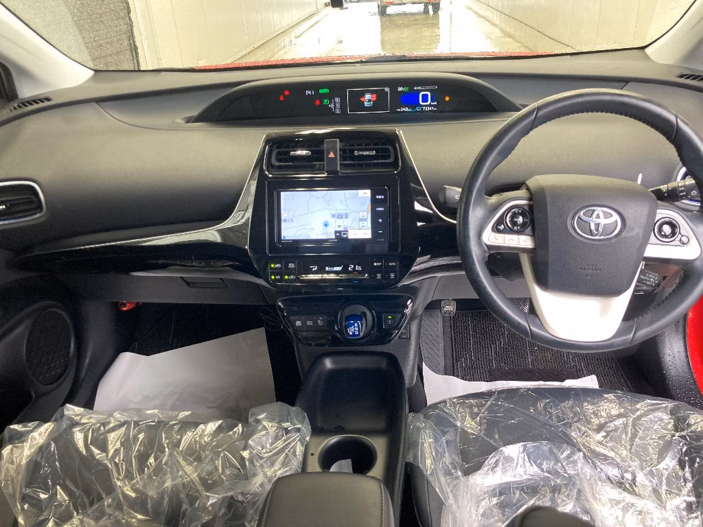 TOYOTA PRIUS