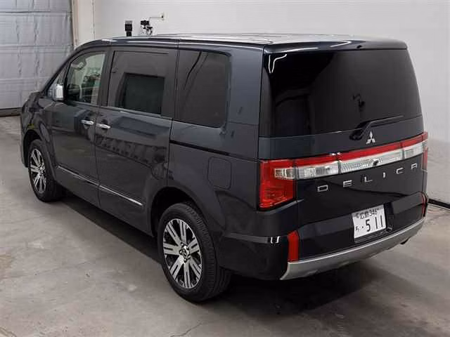 MITSUBISHI DELICA D:5