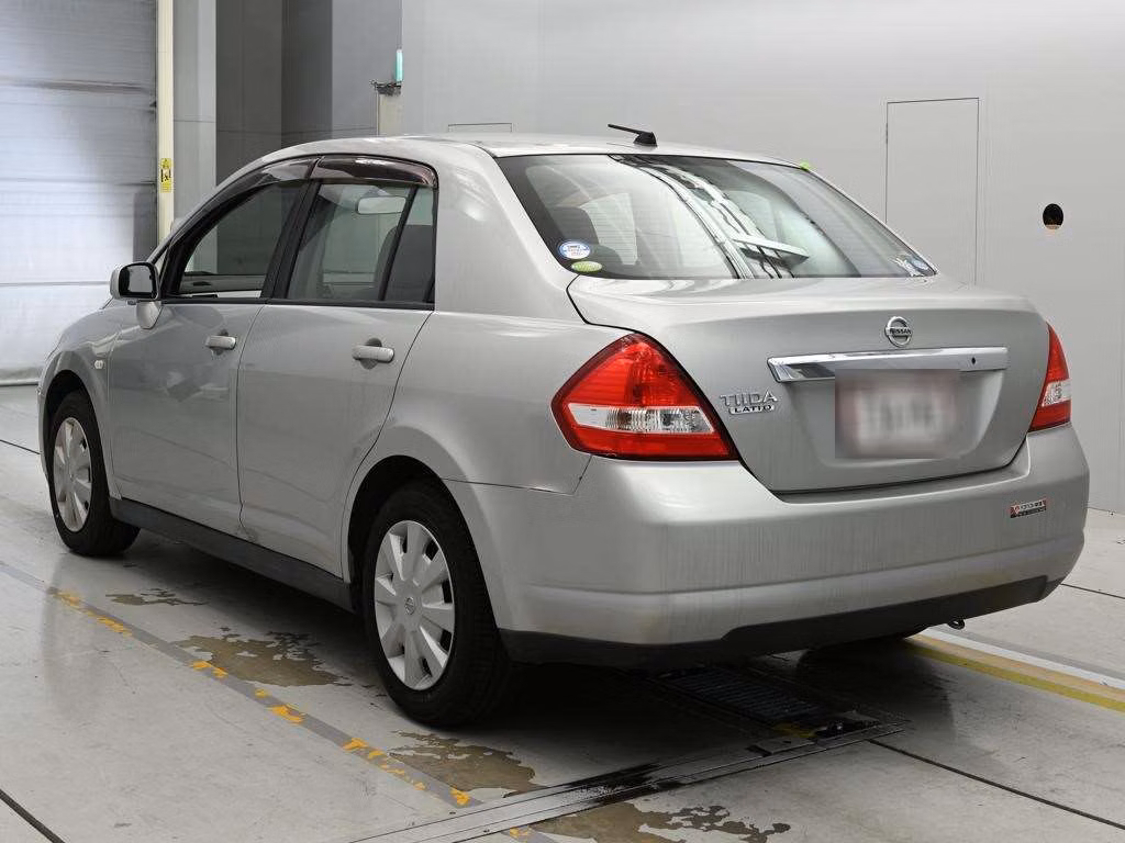 NISSAN TIIDA LATIO