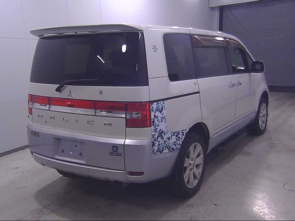 MITSUBISHI DELICA D:5